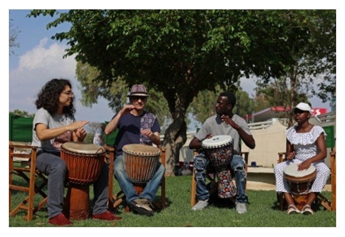 You are currently viewing Afrika Selatan memasang muzik di kebun buah-buahan mereka dengan kepercayaan hasil akan meningkat? Beri komen.